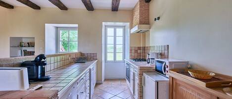 Cookware/dishes/utensils