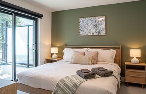 4 室のベッドルーム、WiFi、ベッドシーツ