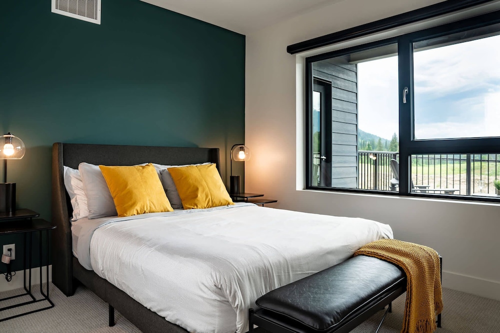 Revy's Peak Condo Hot Tub with View Revelstoke Vrbo