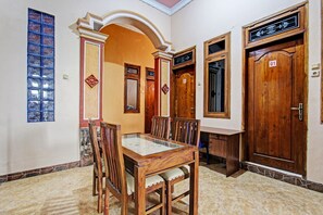 Lobby - SPOT ON 92373 Kristin Homestay 2 (Pati)