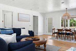 TV, offices - Three Pines Hideaway (Glen Arbor)