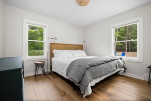 3 bedrooms, iron/ironing board, travel crib, WiFi