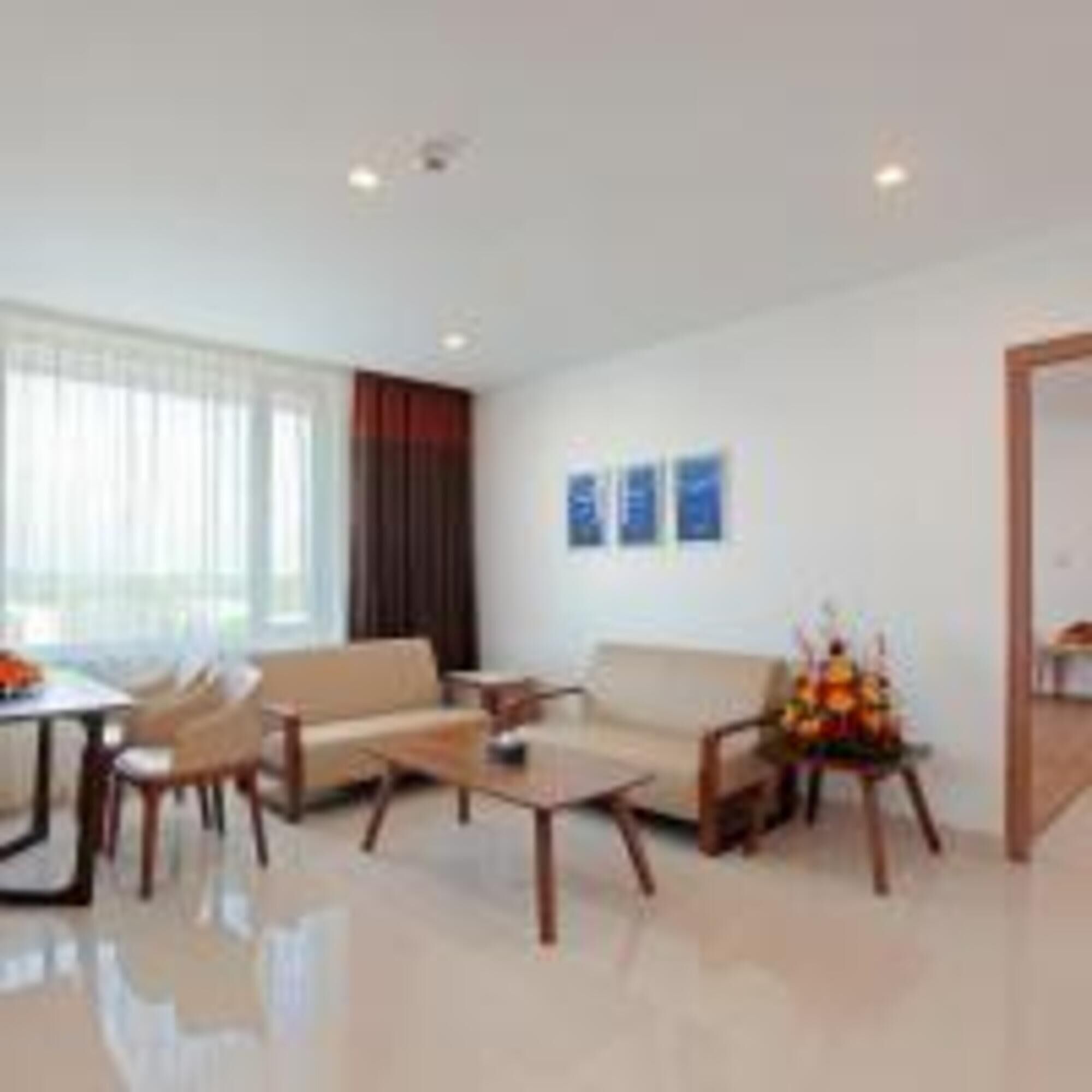 Kamar Double Royal | Seprai premium, brankas, dan ruang kerja ramah laptop