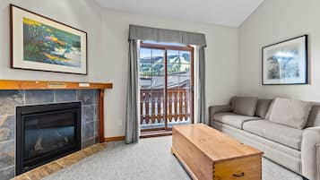 Téléviseur, foyer, lecteur de DVD