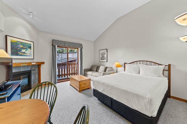 Iron/ironing board, WiFi, bed sheets, wheelchair access