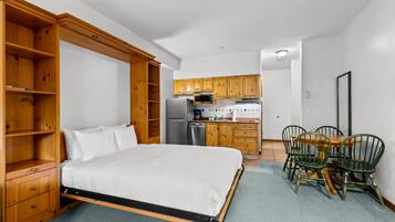 Iron/ironing board, WiFi, bed sheets, wheelchair access