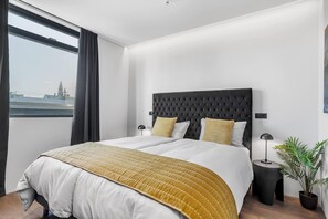 City Penthouse | Free WiFi, bed sheets