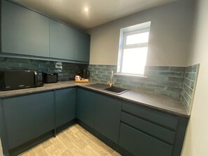 Deluxe Apartment | Private kitchen