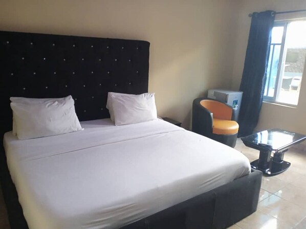 Deluxe Room | Free WiFi - SANTRICK Hotel (Lagos)