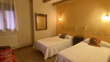 2 slaapkamers, een strijkplank/strijkijzer, wifi, beddengoed