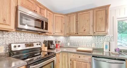 Bear Haven-Mtn House, Pet Friendly, Pool, Tennis & Basketball, Fire-pit, Grill