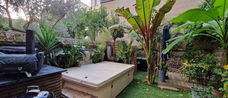 Bain à remous extérieur