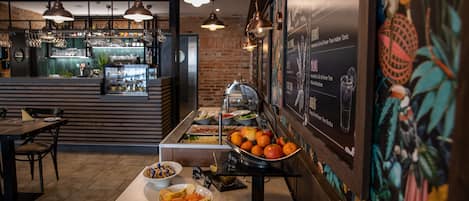 Free daily buffet breakfast