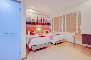 ห้องดีลักซ์ทวิน | โต๊ะทำงาน, พื้นที่ทำงานแบบใช้แล็ปท็อป, Wi-Fi ฟรี, ผ้าปูที่นอน