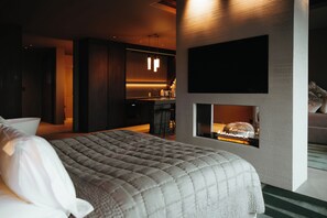 Deluxe suite | Verduisterende gordijnen, gratis wifi, beddengoed