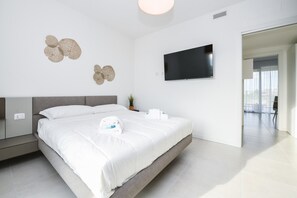 2 bedrooms, iron/ironing board