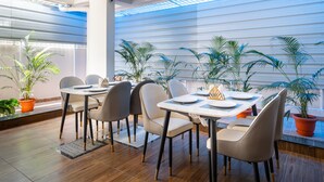 Restaurant - The Silver Chimes Suites (Bengaluru)