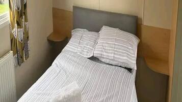 2 bedrooms, bed sheets