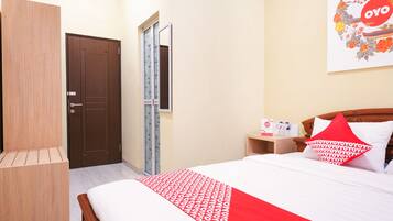 Desk, free WiFi, bed sheets