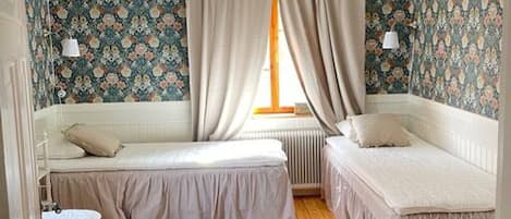 4 camere, Wi-Fi gratuito, lenzuola