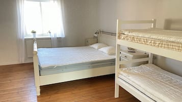 1 bedroom, iron/ironing board, free WiFi