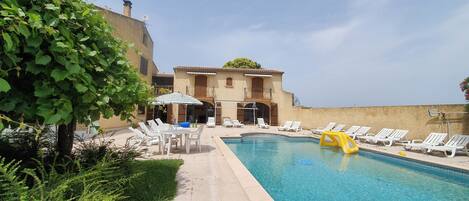 Indoor pool, outdoor pool