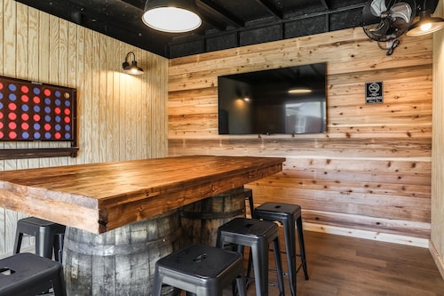 3 Kings and the Twins 4 Bedroom Remodeled 5 Minutes to Tech