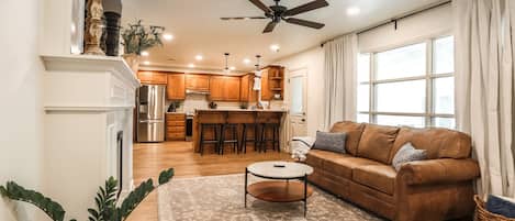 Smart TV, fireplace