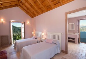 5 Schlafzimmer, Bügeleisen/Bügelbrett, WLAN, Bettwäsche