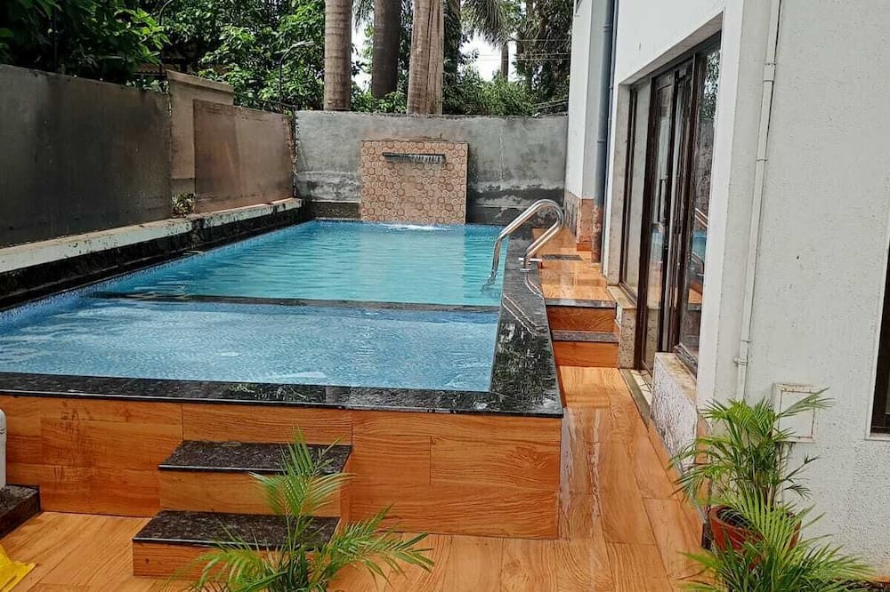 Lalit Hills Resort