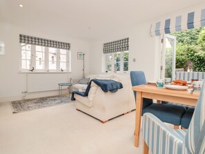 Interior - November Cottage (Dartmouth)
