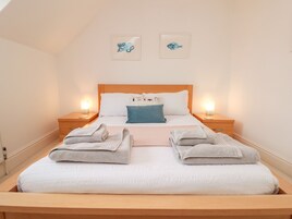 2 habitaciones, decoración personalizada y muebles diferentes