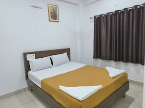 In-room safe, bed sheets