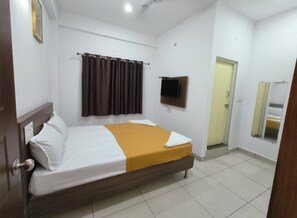 In-room safe, bed sheets