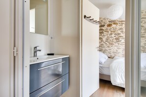 2 camere, ferro/asse da stiro, Wi-Fi gratuito