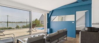 Stunning Sea View – 10 Adults, 4 Children