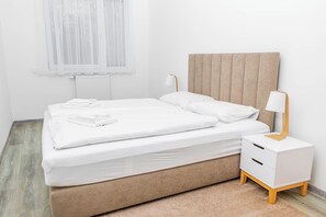 Deluxe Two-Bedroom Apartment with Balcony - Dagály Apartments by FirstHost (Budapest)