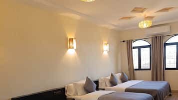 Comfort Twin Room | Down duvets, pillow-top beds, free WiFi, bed sheets