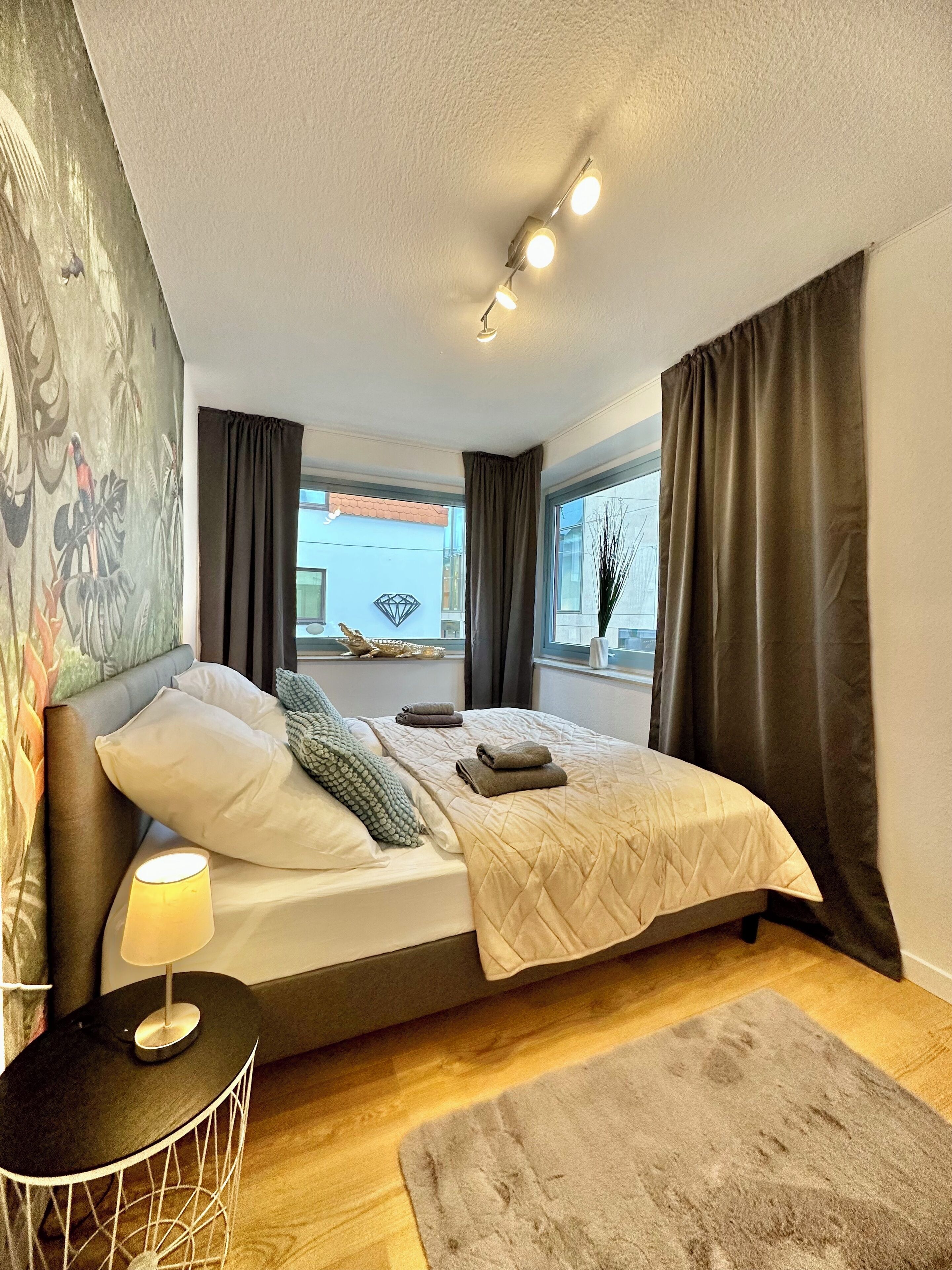3 Schlafzimmer, Schreibtisch, Bügeleisen/Bügelbrett, Reisekinderbett