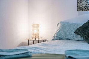 1 dormitori, planxa i posts de planxar, wifi gratuïta i roba de llit