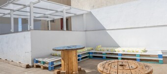 Jardín: cómodo y luminoso apartamento