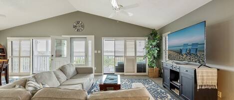 Smart TV, DVD player, books