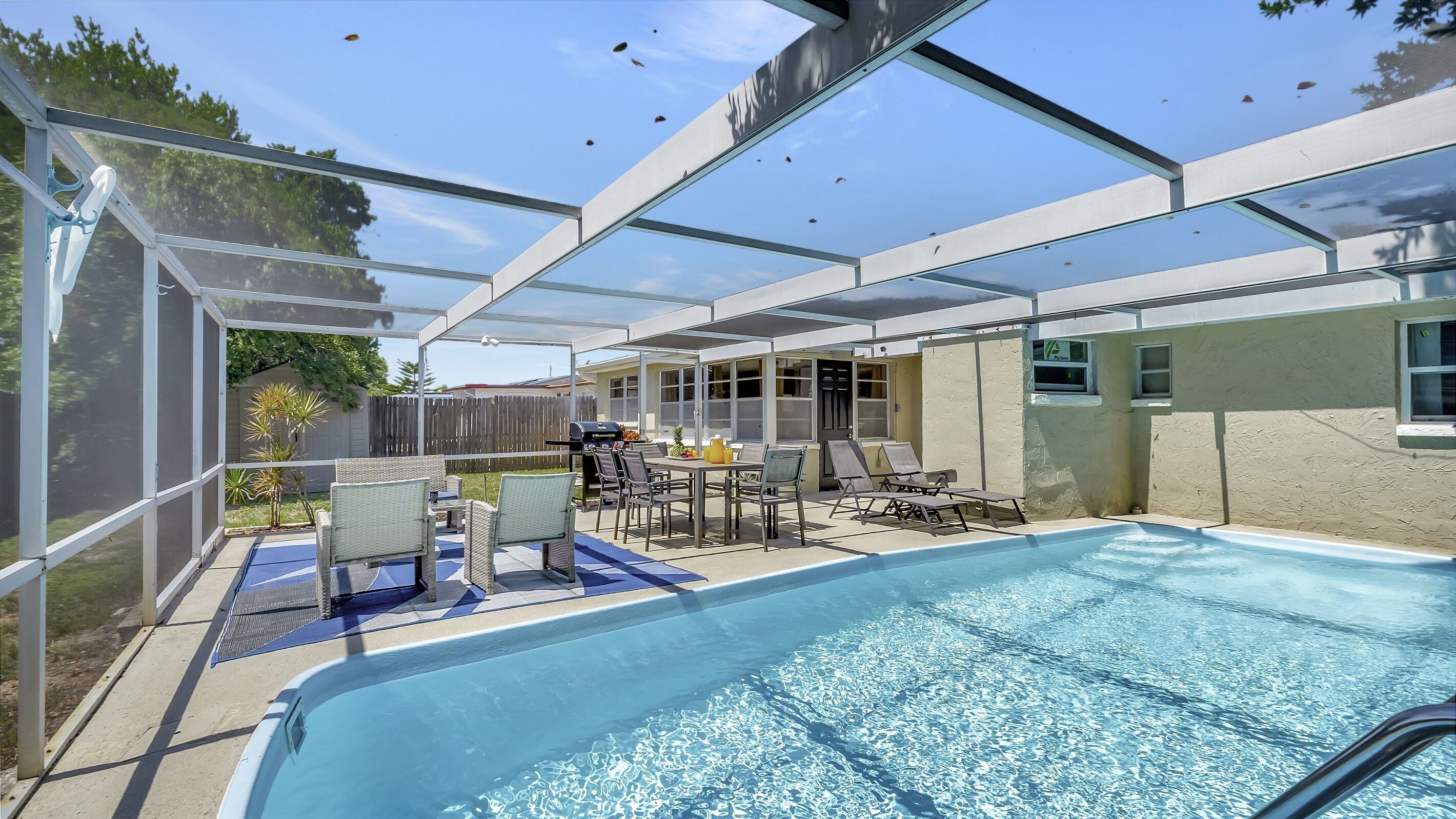 Pool! | BBQ ! Sleeps 8PPL | TV's | King Bed