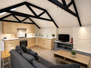 TV, books - Sorrel Cottage,  ideally located near Falmouth, Truro and Penryn. (Penryn)