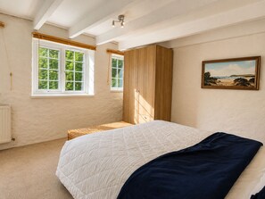 1 bedroom, iron/ironing board, travel cot, free WiFi - Sorrel Cottage,  ideally located near Falmouth, Truro and Penryn. (Penryn)