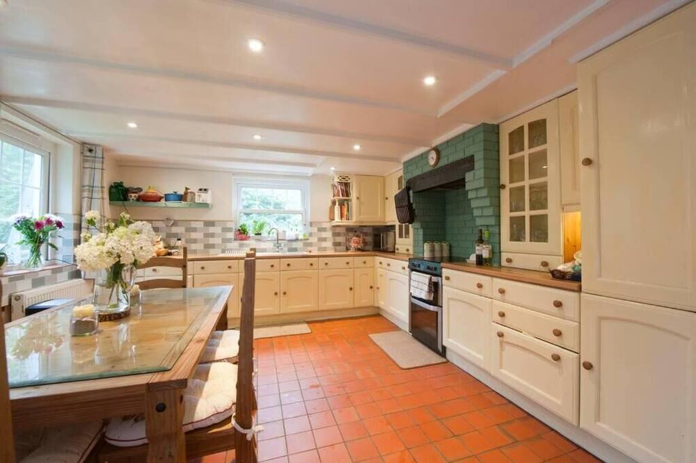 Falbrook House Farm Ideally Located Near Falmouth, Truro and Penryn