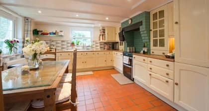 Falbrook House Farm Ideally Located Near Falmouth, Truro and Penryn