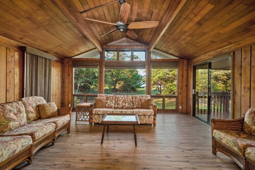 Hale Pakala, 3 Acre Beach Front, A/C in Bedrooms