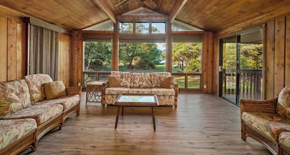 Hale Pakala, 3 Acre Beach Front, A/C in Bedrooms