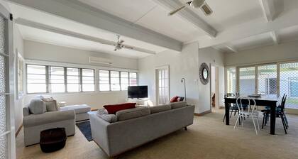 Lakeview Haven - walk to the lake and shops